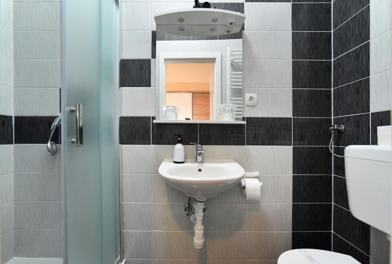 Virtus Apartments And Rooms With Free Private Parking Загреб Екстериор снимка
