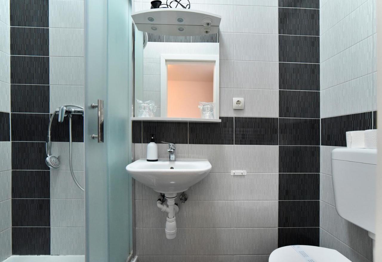 Virtus Apartments And Rooms With Free Private Parking Загреб Екстериор снимка