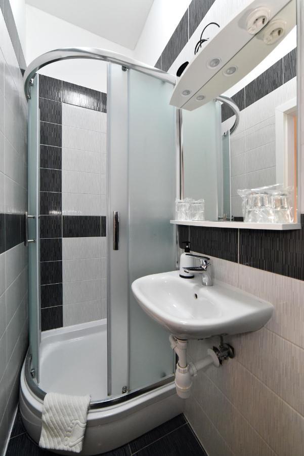 Virtus Apartments And Rooms With Free Private Parking Загреб Екстериор снимка